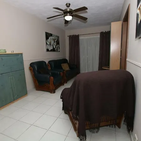 Lejlighed Pr 10 - Central & Cosy Aptmt With Spacious Balcony